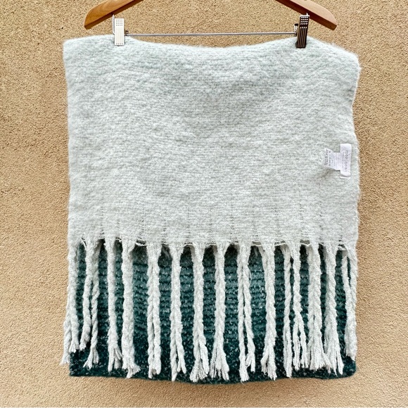 Mer|Sea & Co. Teal Ombré Fringe Cozy Oversized Scarf Wrap - Picture 4 of 7